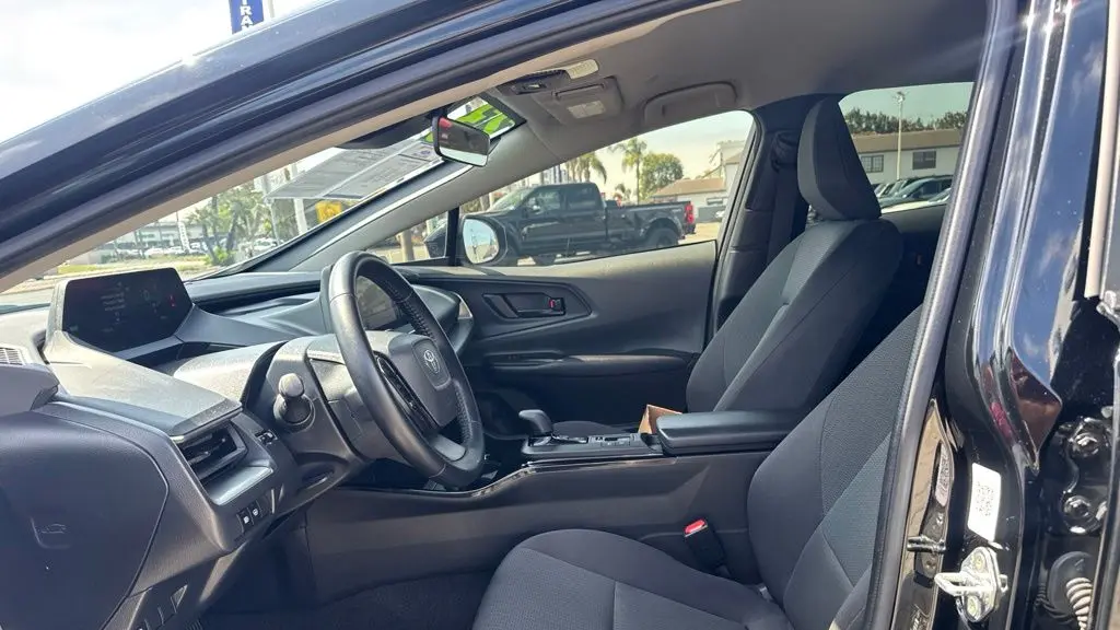 2023 Toyota Prius LE