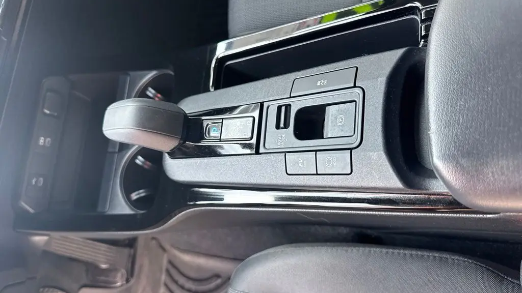 2023 Toyota Prius LE