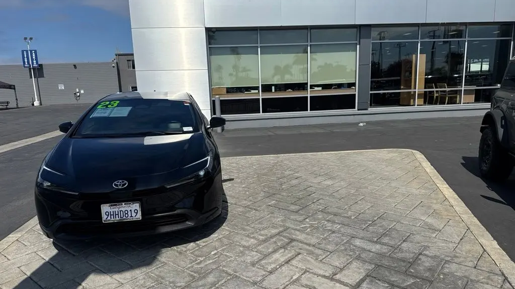 2023 Toyota Prius LE