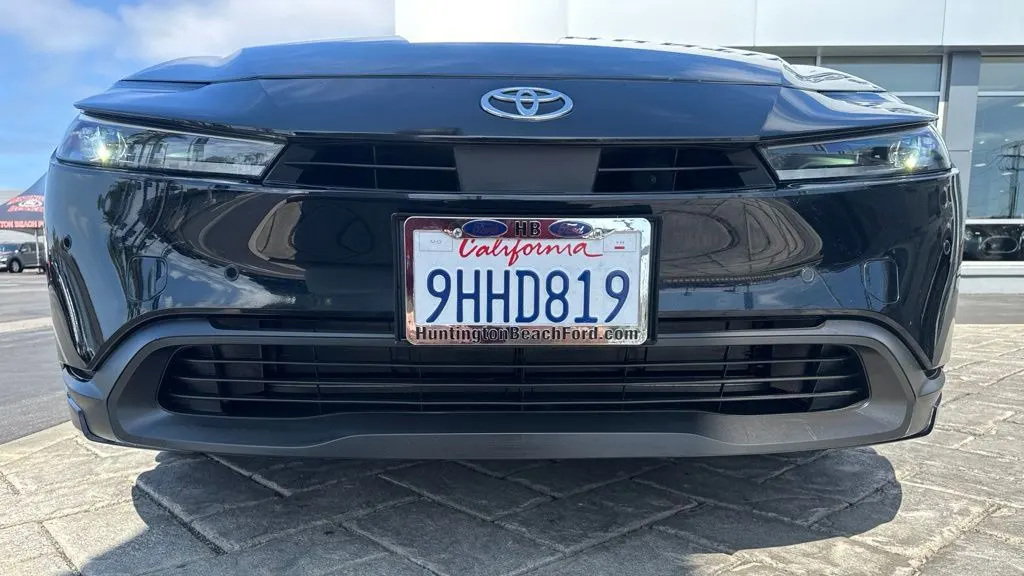 2023 Toyota Prius LE