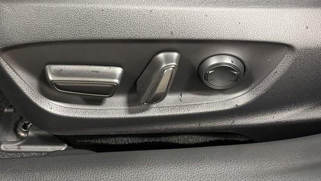 2025 Toyota Prius XLE