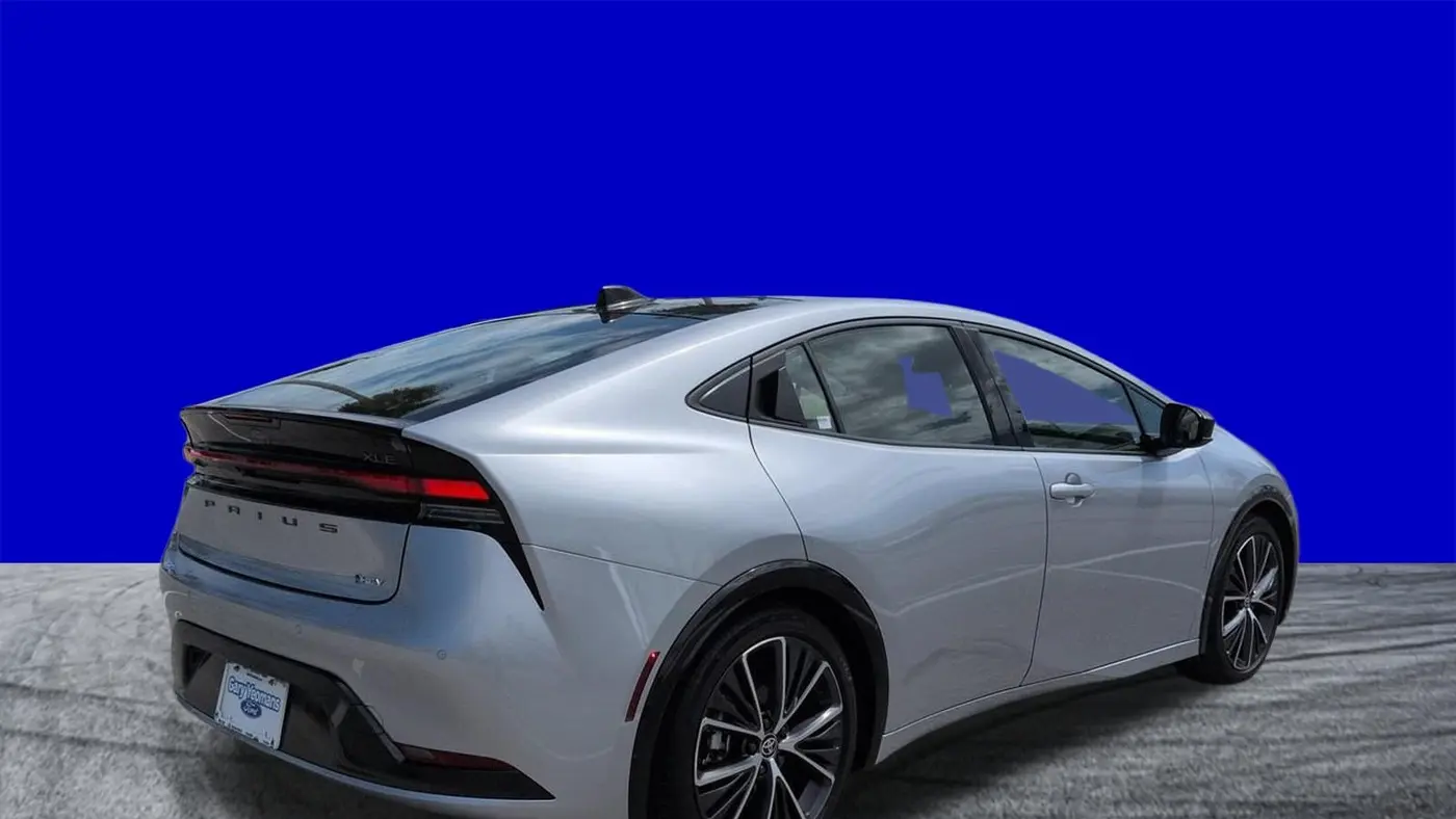 2023 Toyota Prius LE