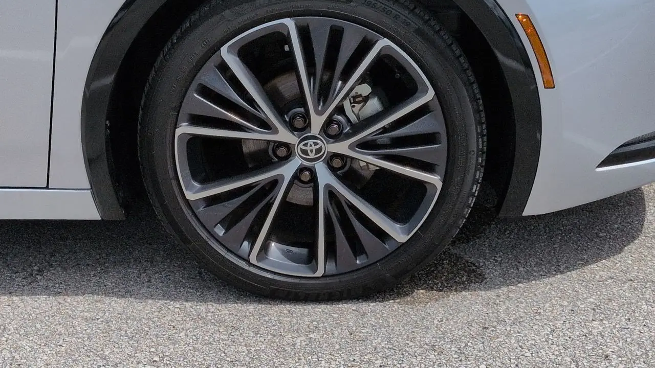 2023 Toyota Prius LE