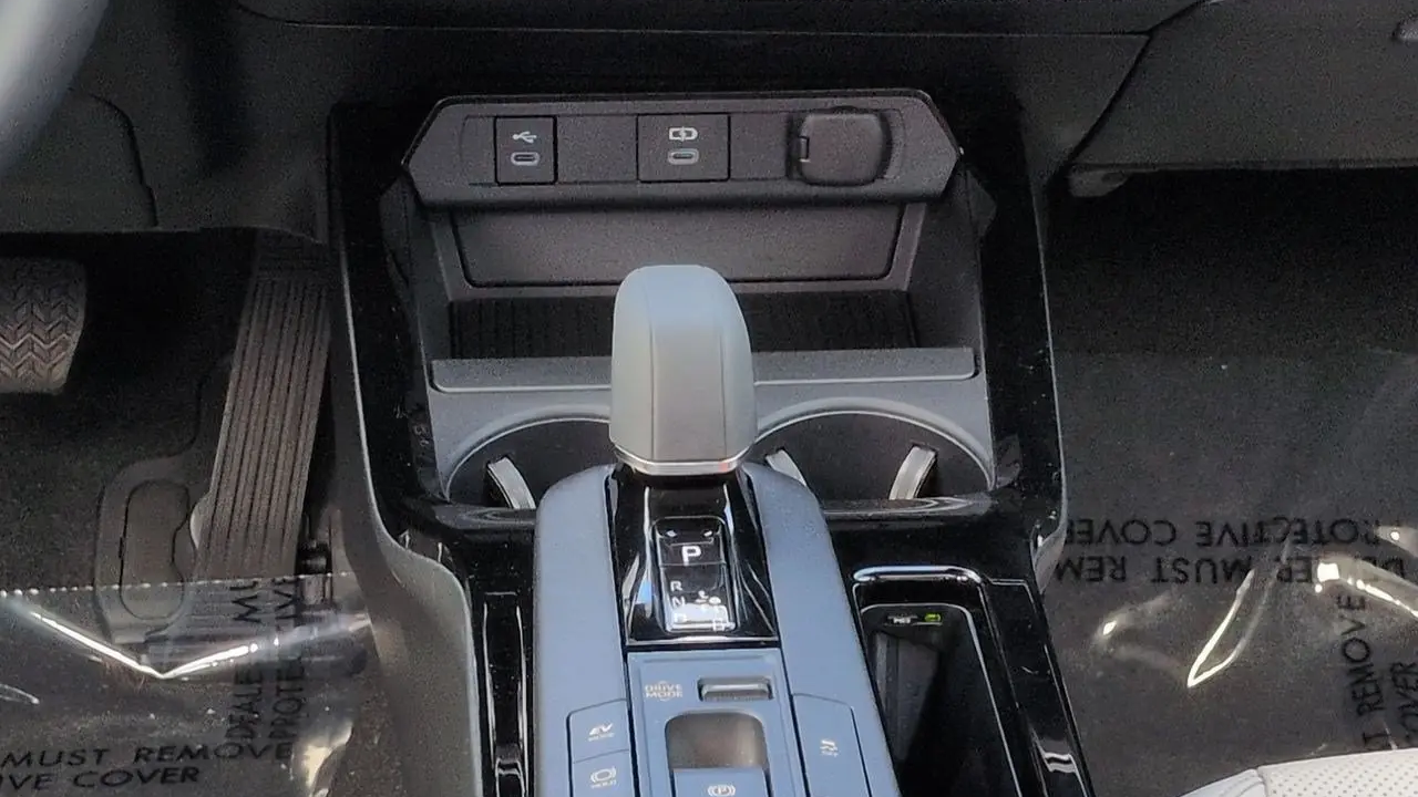 2023 Toyota Prius LE