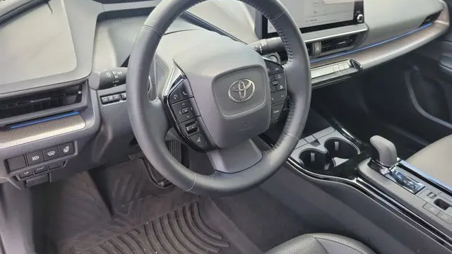 2025 Toyota Prius LE