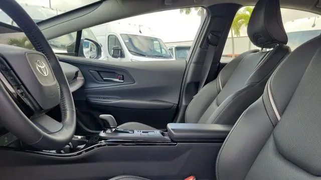 2025 Toyota Prius LE