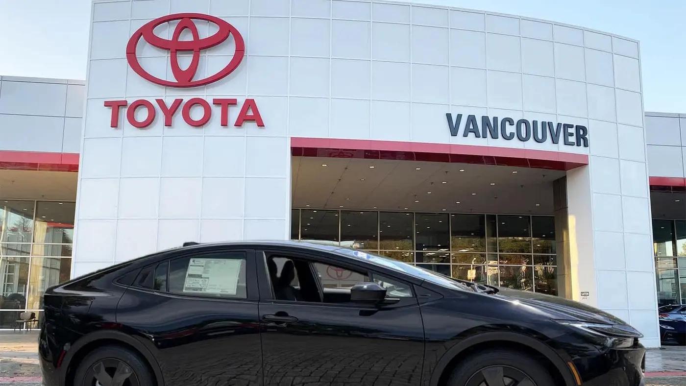 Preowned 2026 Toyota Prius Plug-in Hybrid SE for Sale
