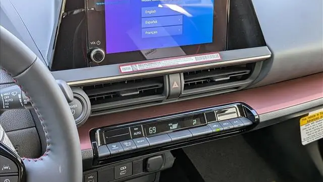 2026 Toyota Prius Plug-in Hybrid SE
