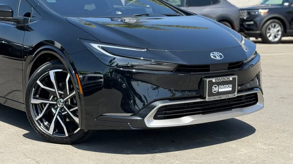 2026 Toyota Prius Plug-in Hybrid SE