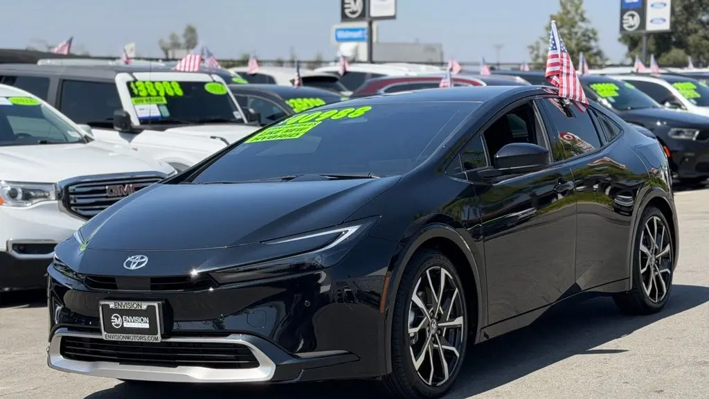 2026 Toyota Prius Plug-in Hybrid SE