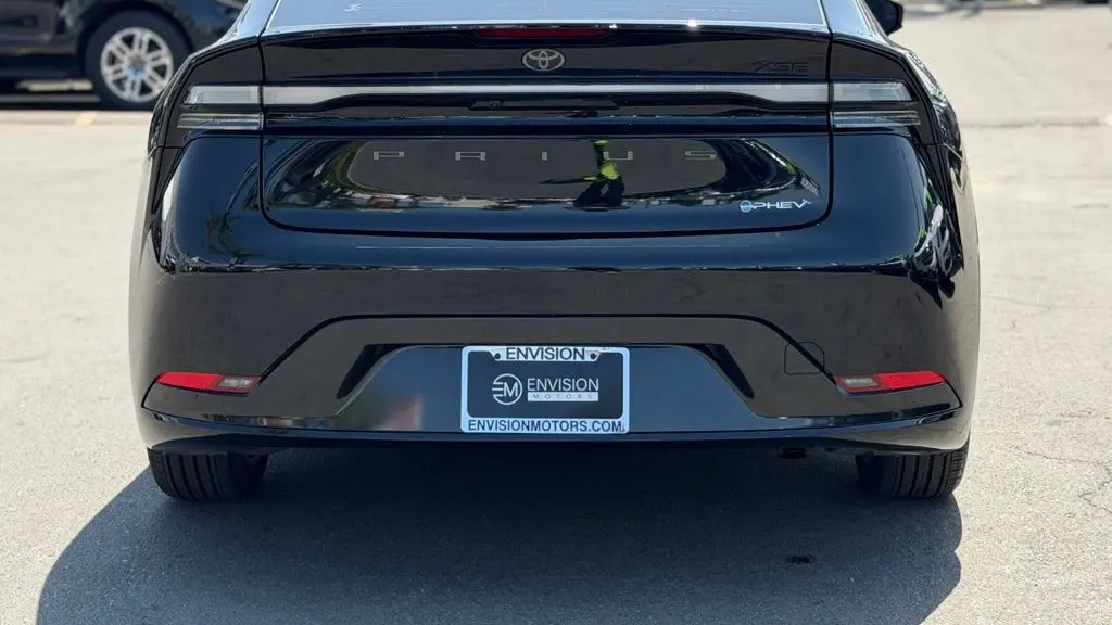 2026 Toyota Prius Plug-in Hybrid SE
