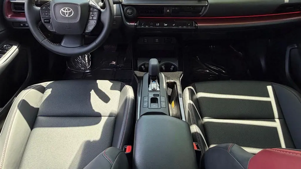 2026 Toyota Prius Plug-in Hybrid SE