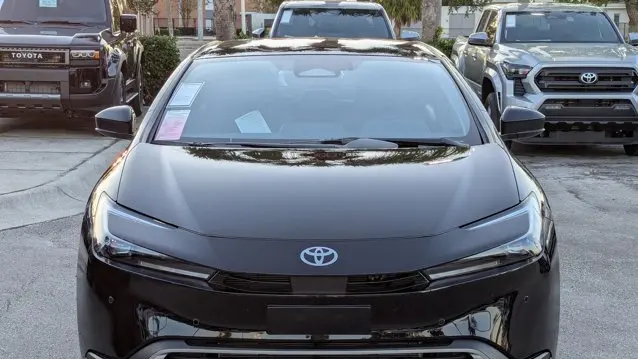 2026 Toyota Prius Plug-in Hybrid SE