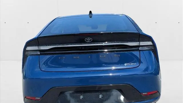 2025 Toyota Prius Plug-in Hybrid SE