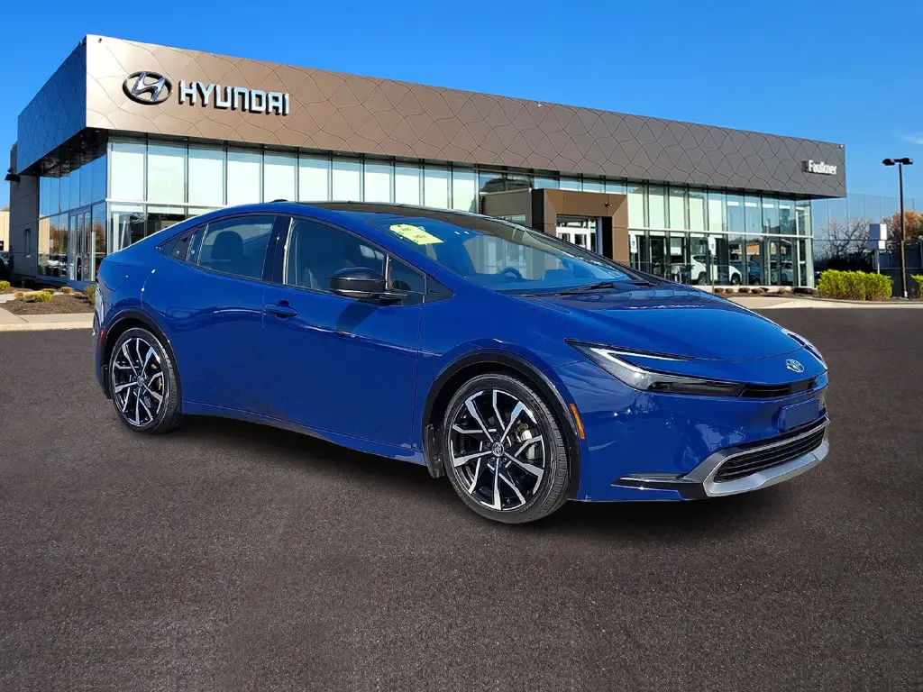 2024 Toyota Prius - $32,900