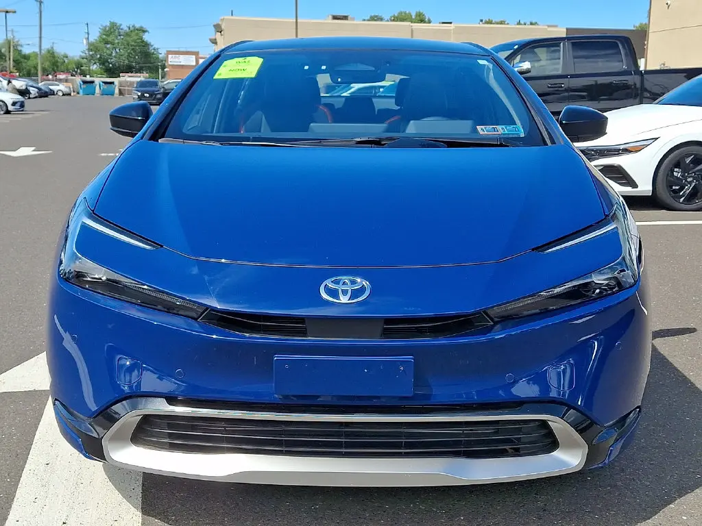 2024 Toyota Prius - $32,900