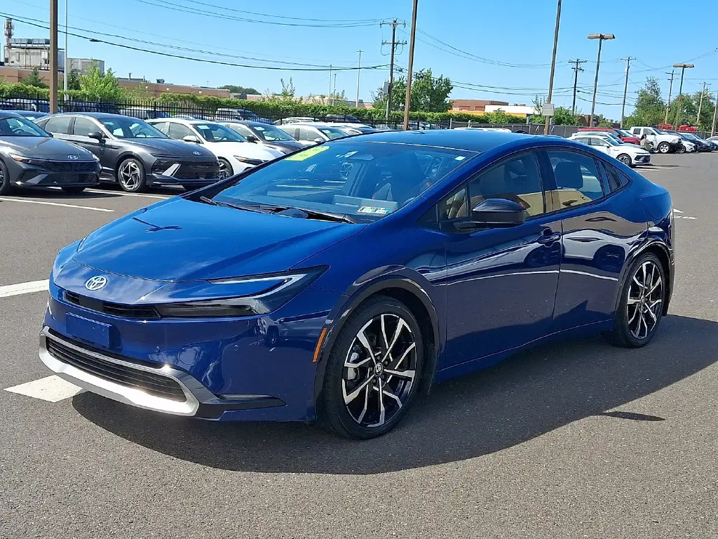 2024 Toyota Prius - $32,900
