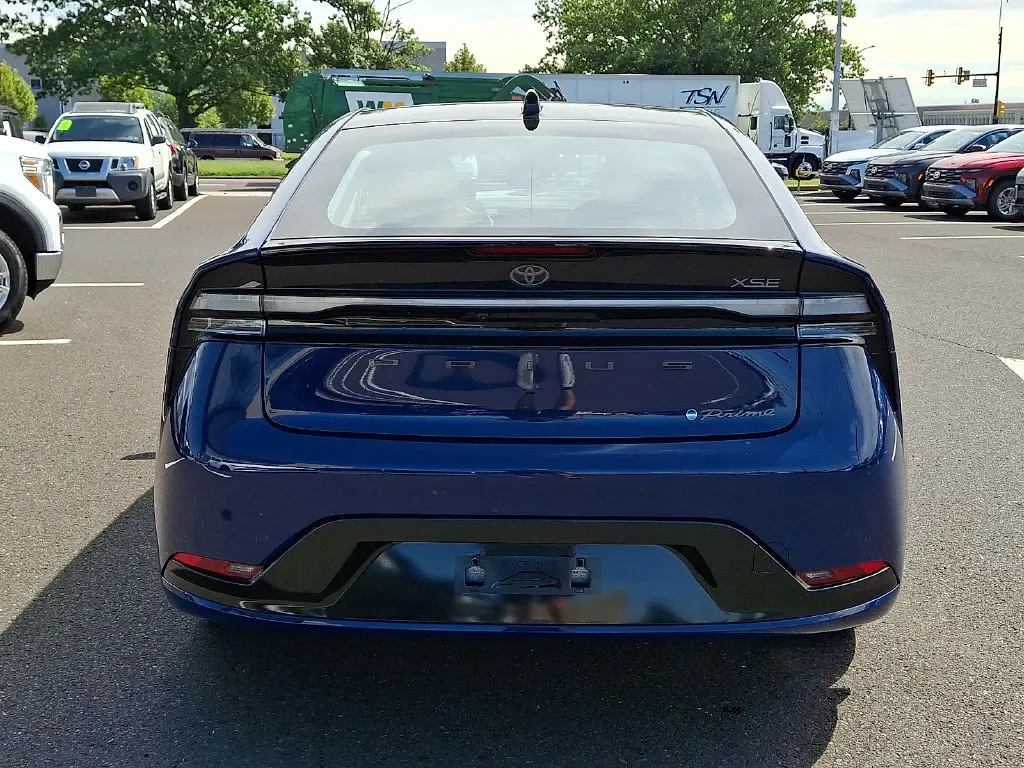 2024 Toyota Prius - $32,900