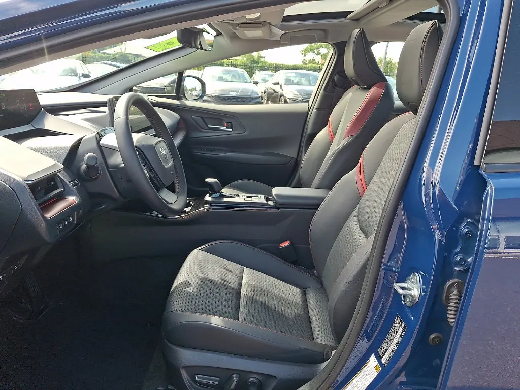2024 Toyota Prius - $32,900