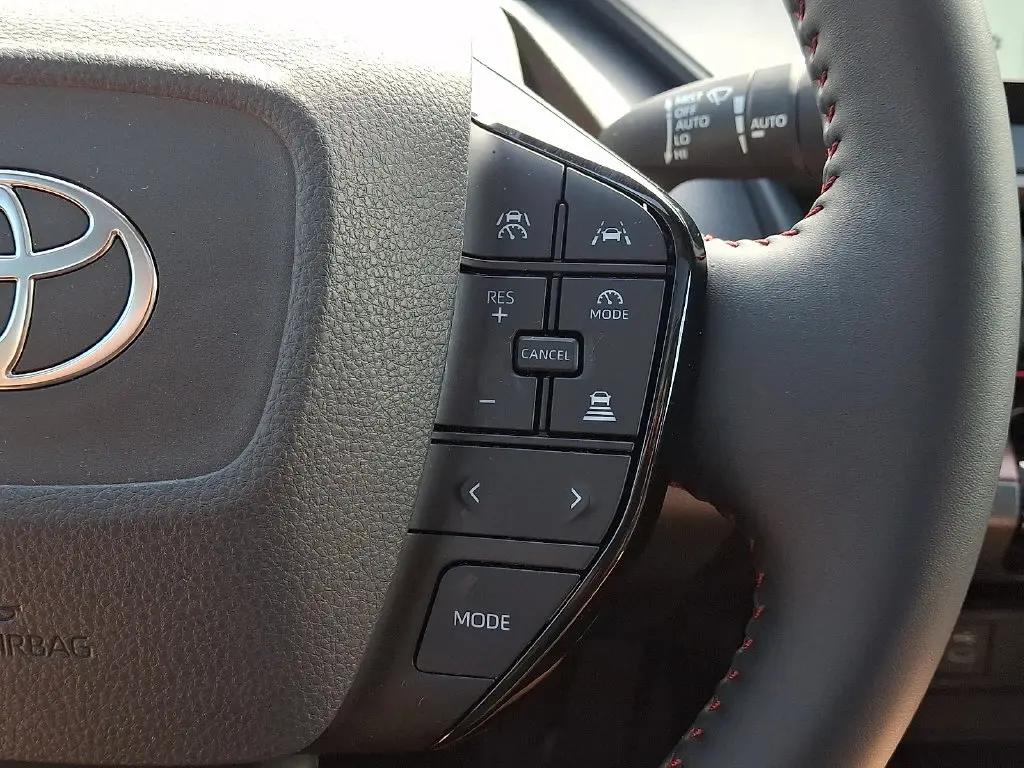 2024 Toyota Prius - $32,900