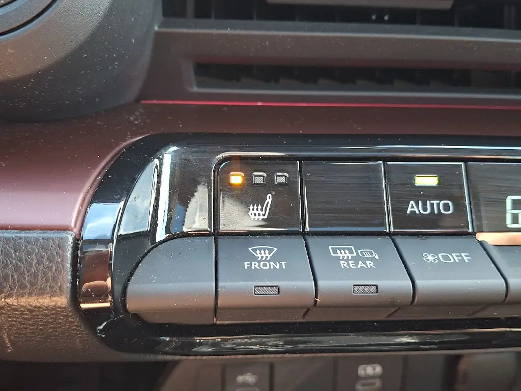 2024 Toyota Prius - $32,900