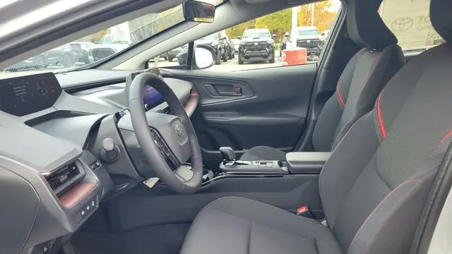 2026 Toyota Prius Plug-in Hybrid SE