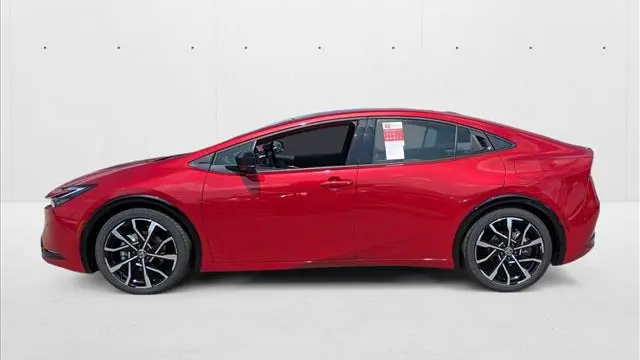 2025 Toyota Prius Plug-in Hybrid SE