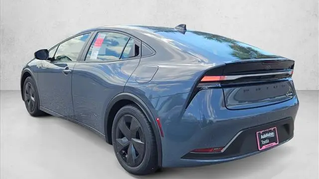 2026 Toyota Prius Plug-in Hybrid SE