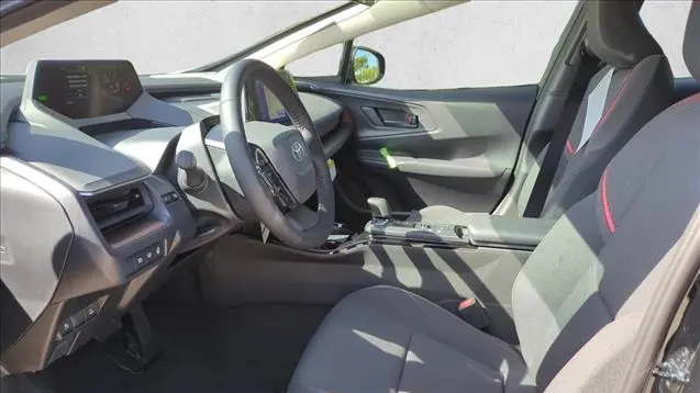 2026 Toyota Prius Plug-in Hybrid SE