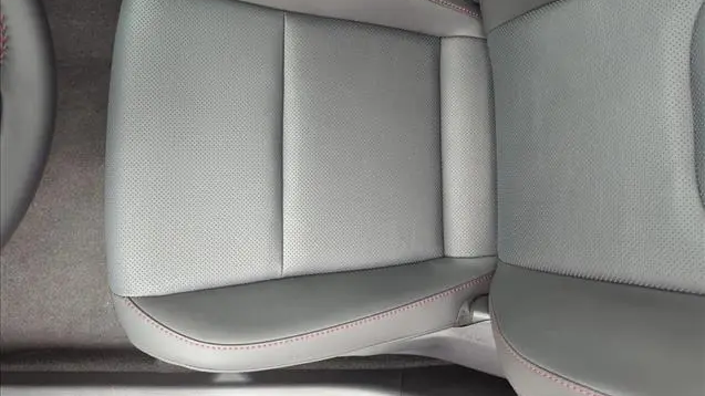 2025 Toyota Prius Plug-in Hybrid SE