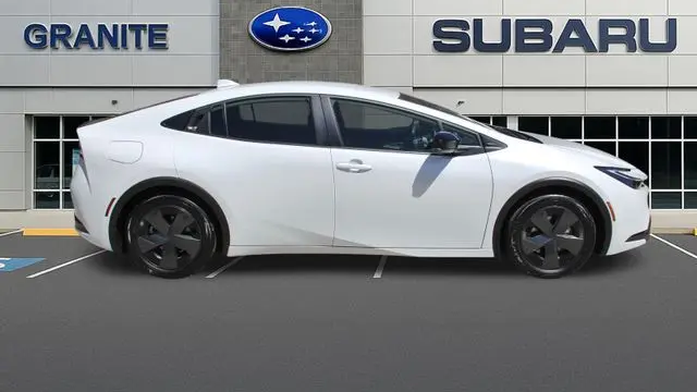 2024 Toyota Prius Prime SE