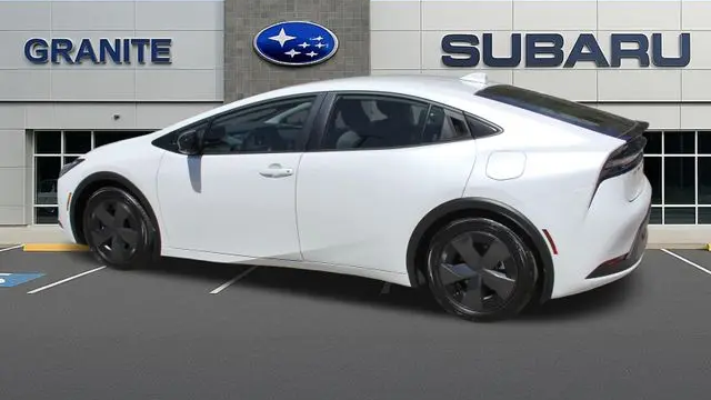 2024 Toyota Prius Prime SE