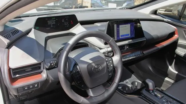 2024 Toyota Prius Prime SE
