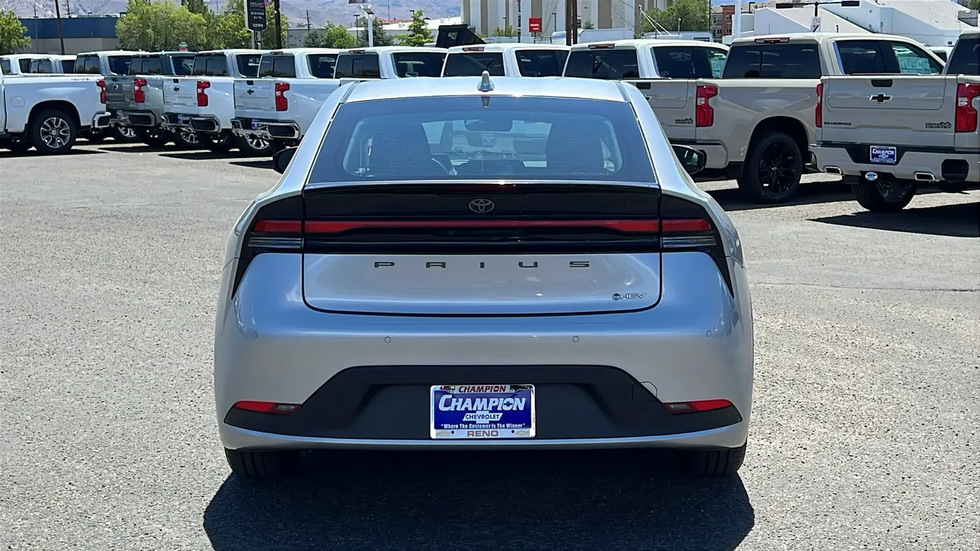 2025 Toyota Prius LE