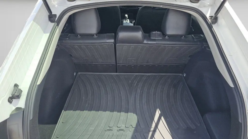 2025 Toyota Prius LE