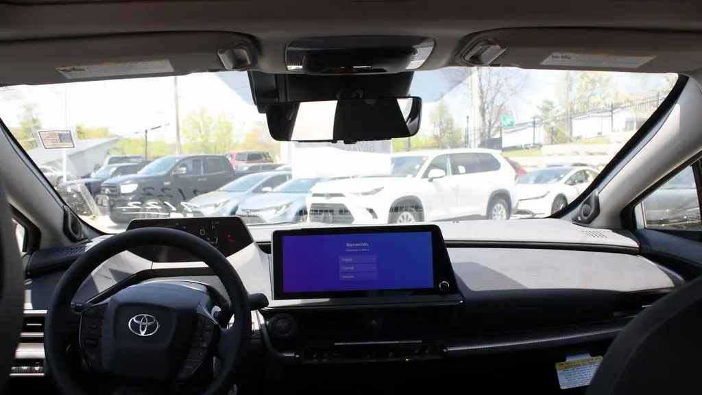 2025 Toyota Prius LE