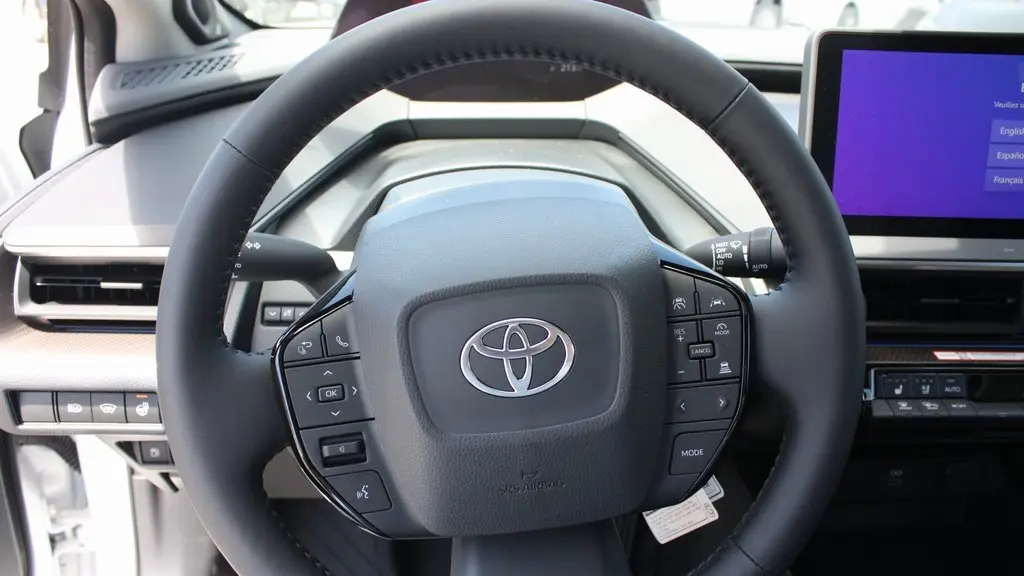 2025 Toyota Prius LE