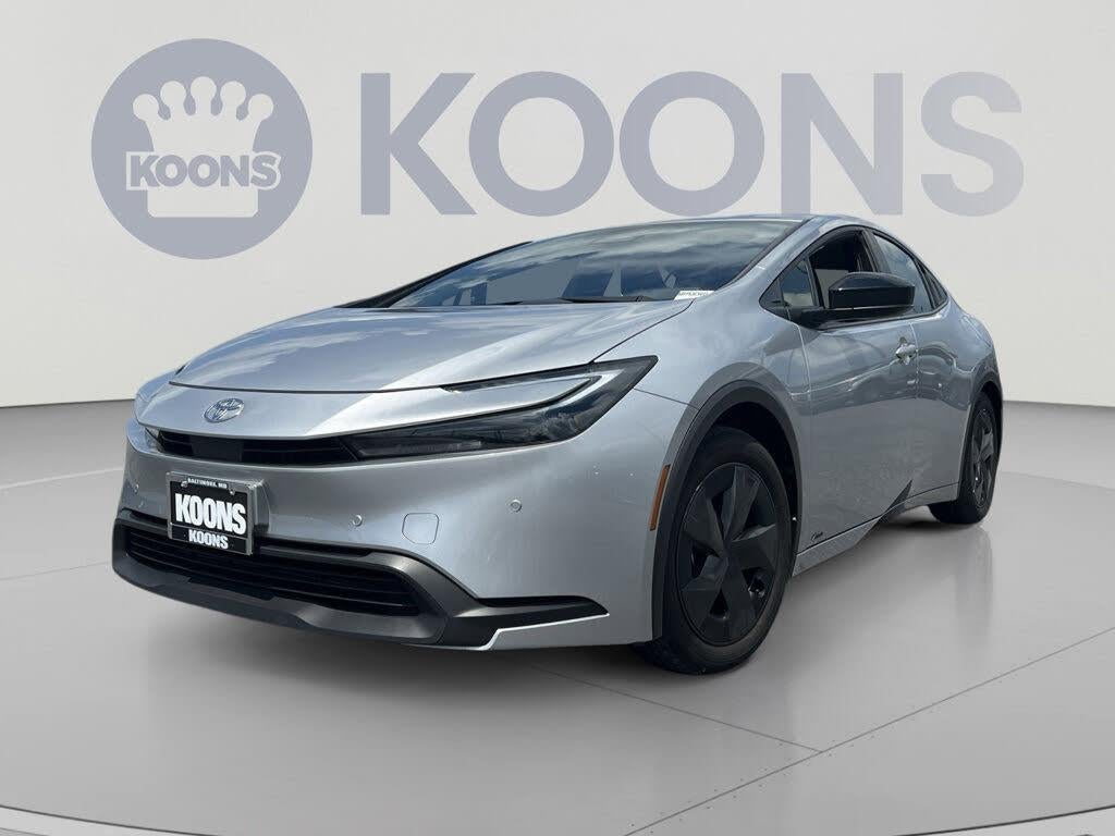 2025 Toyota Prius - $28,000