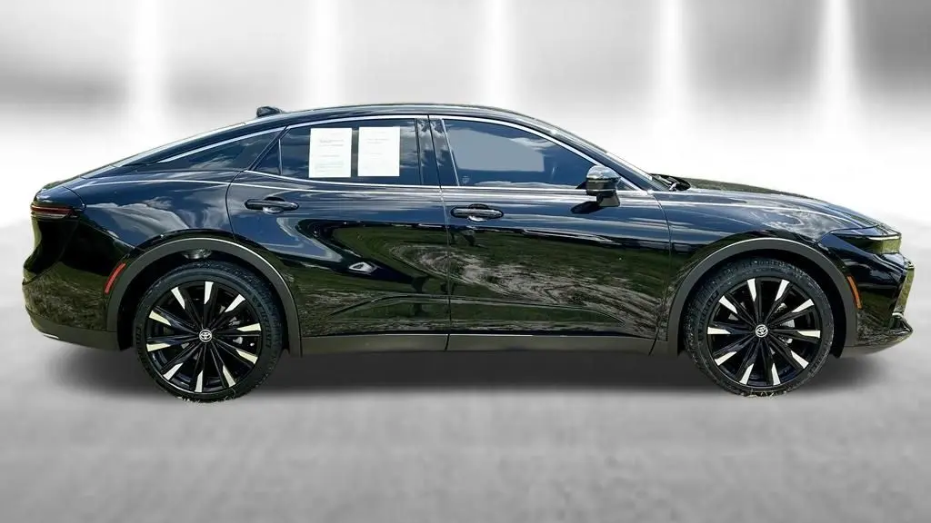 2024 Toyota Crown Platinum
