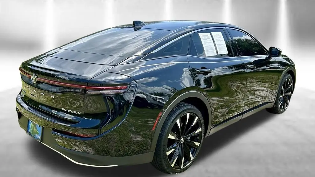 2024 Toyota Crown Platinum
