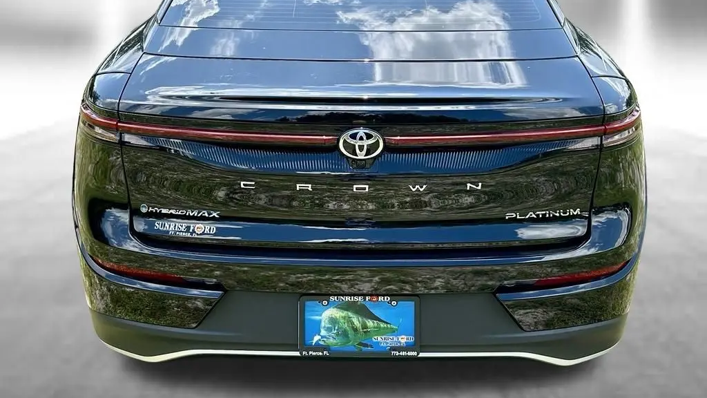 2024 Toyota Crown Platinum