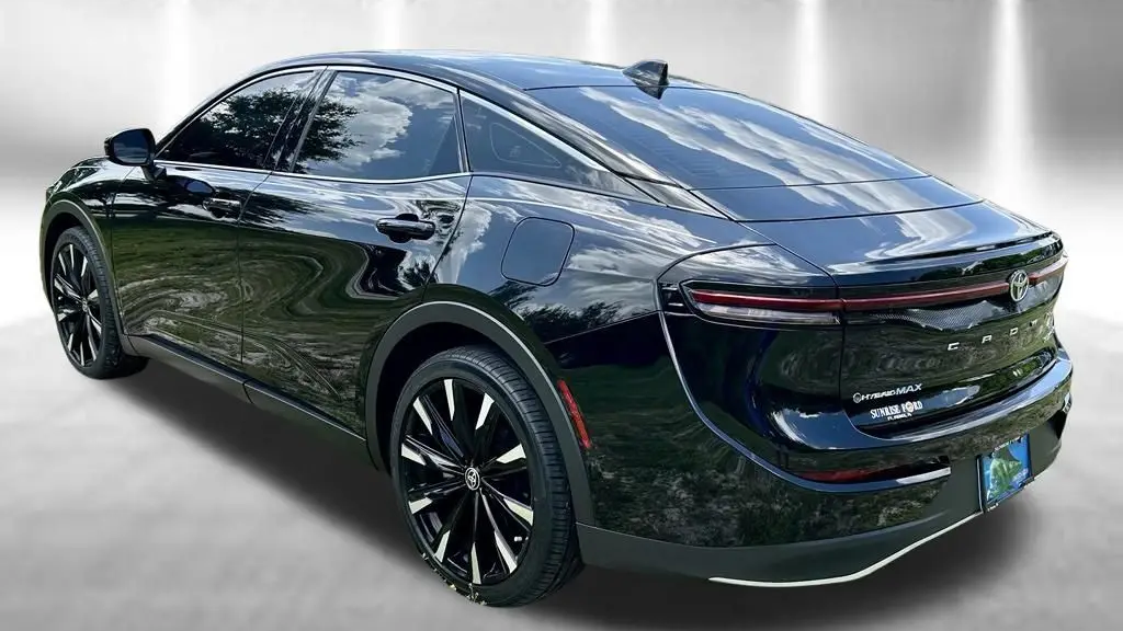 2024 Toyota Crown Platinum