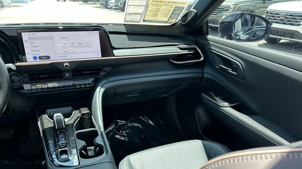 2024 Toyota Crown Platinum