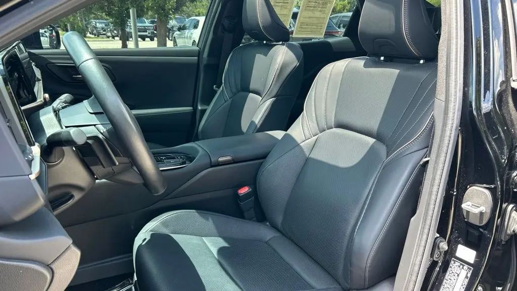 2024 Toyota Crown Platinum