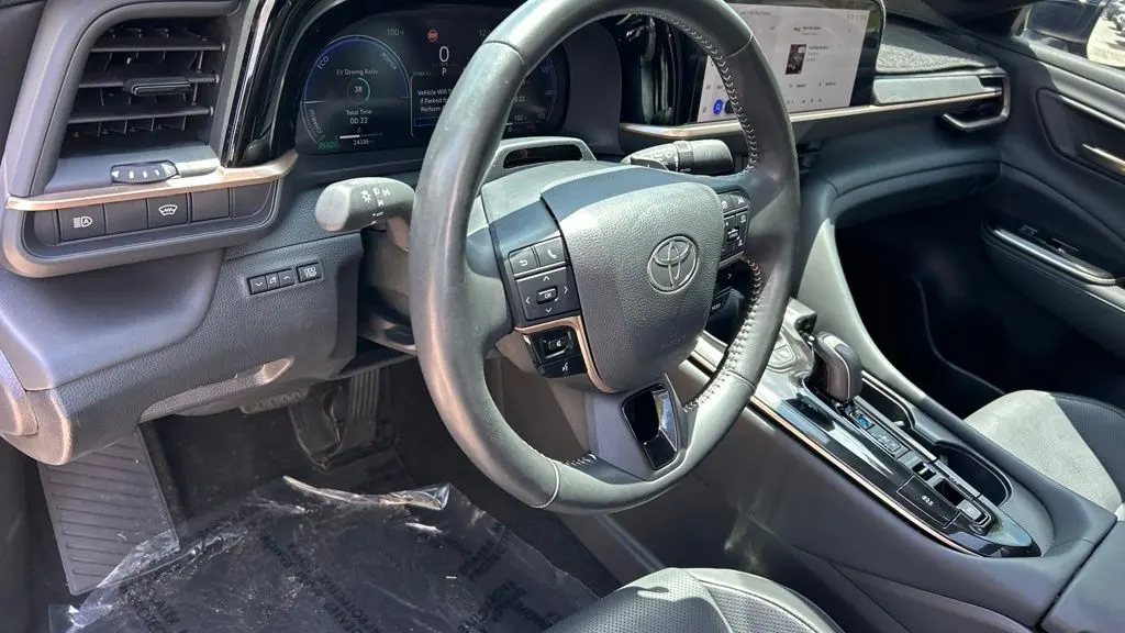 2024 Toyota Crown Platinum