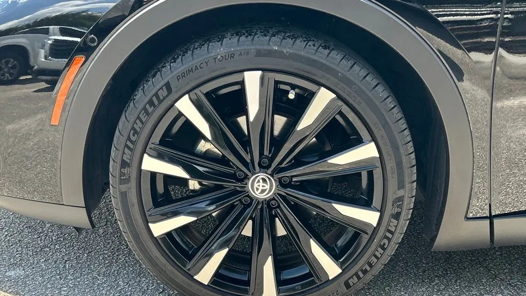 2024 Toyota Crown Platinum