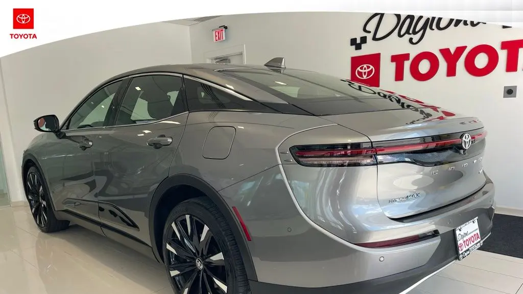 2024 Toyota Crown Platinum