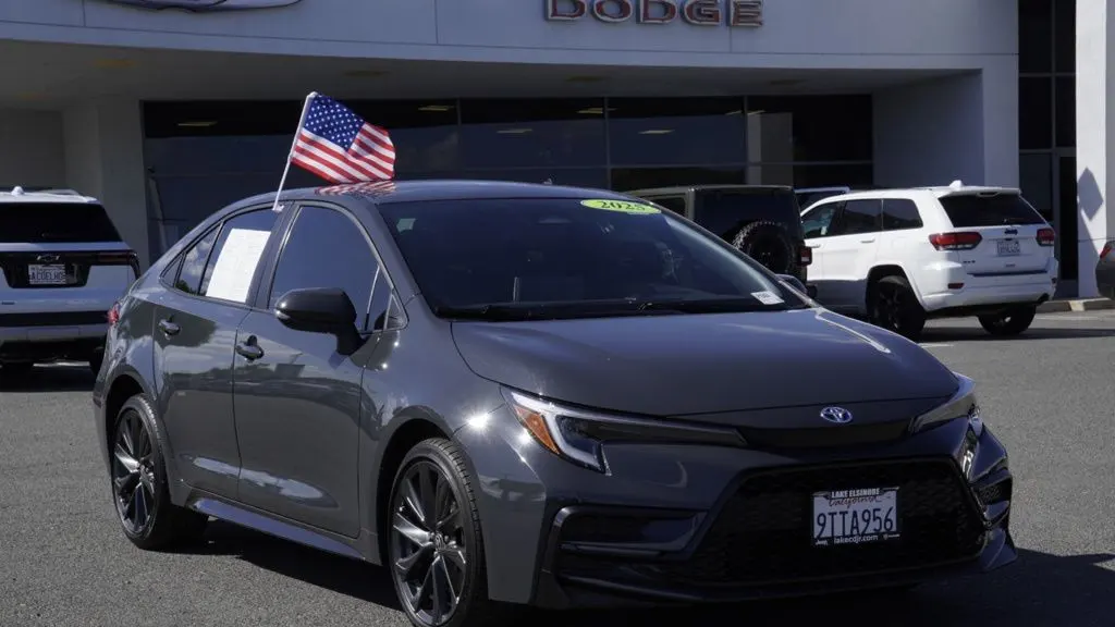 2025 Toyota Corolla Hybrid SE