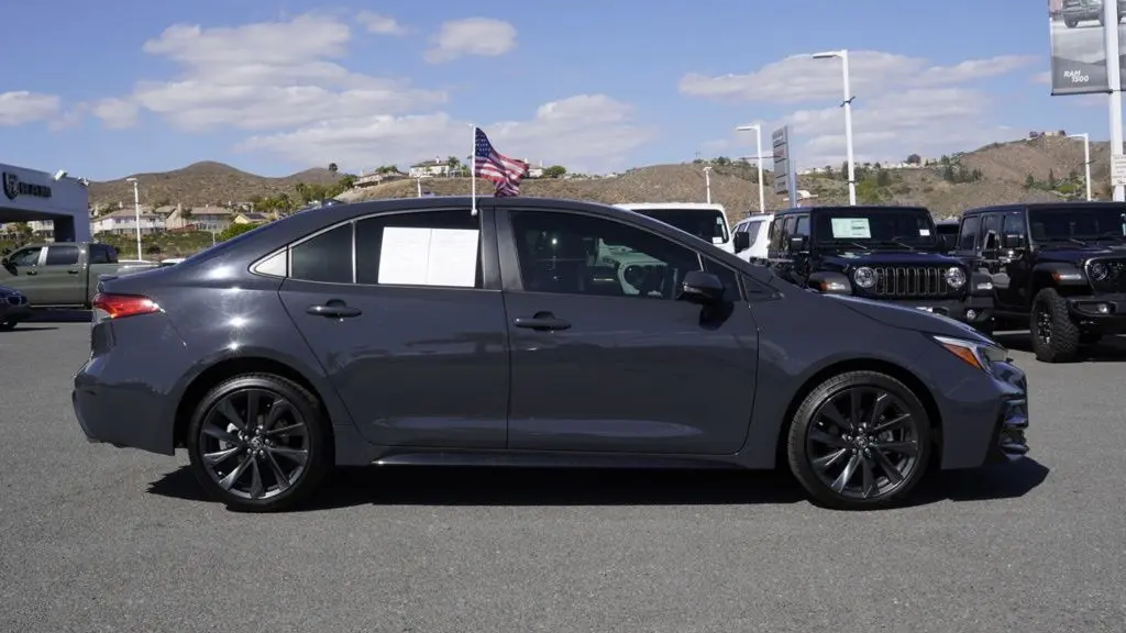 2025 Toyota Corolla Hybrid SE