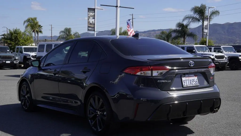 2025 Toyota Corolla Hybrid SE
